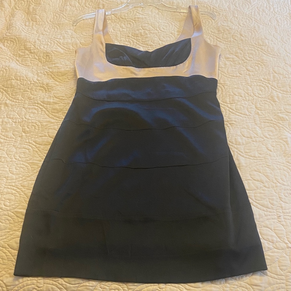 BCBGMaxAzria Black and Cream V-Neck Dress - 10